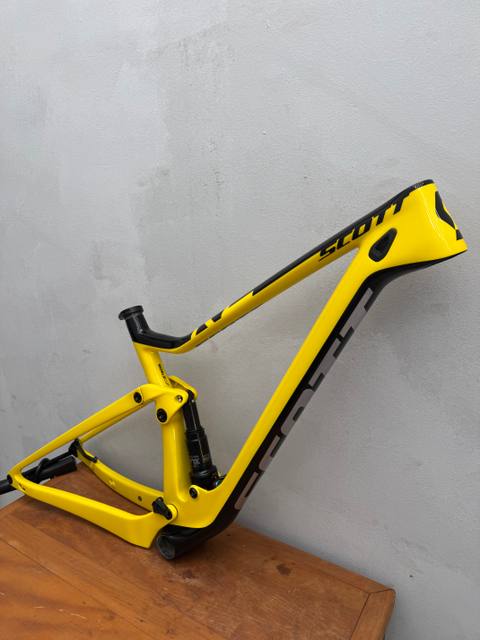 Scott Quadro Scott full Word Cup tamanho M